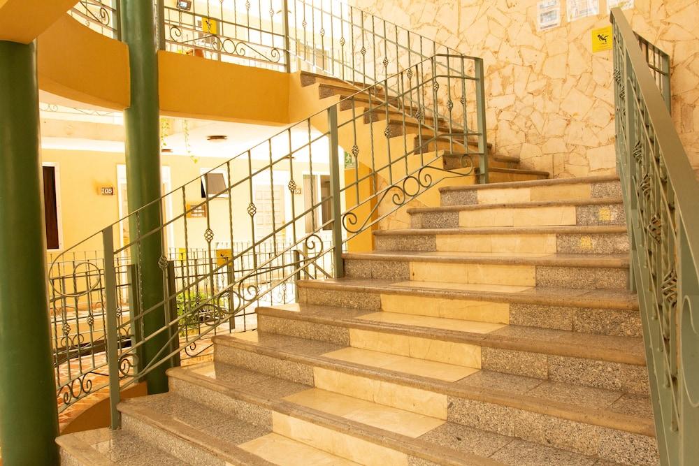 Dogtown Suites Cancun Exterior photo
