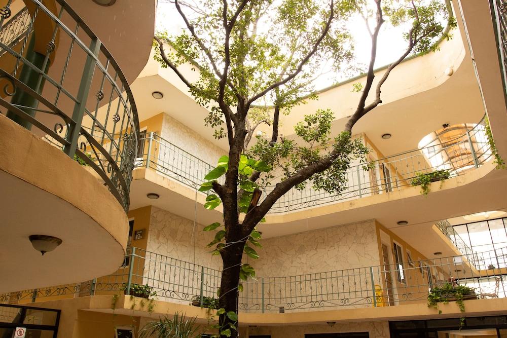Dogtown Suites Cancun Exterior photo