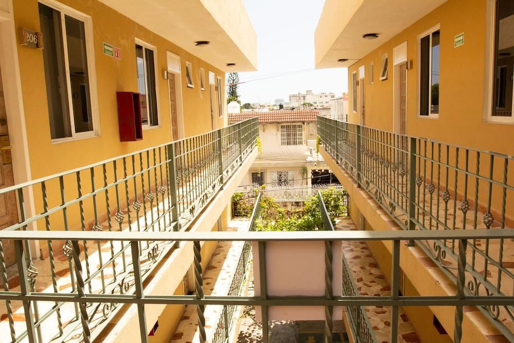 Dogtown Suites Cancun Exterior photo