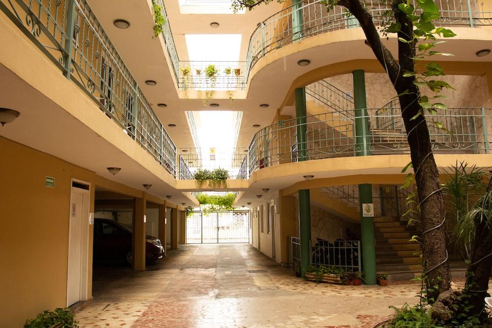 Dogtown Suites Cancun Exterior photo