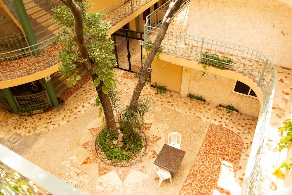 Dogtown Suites Cancun Exterior photo