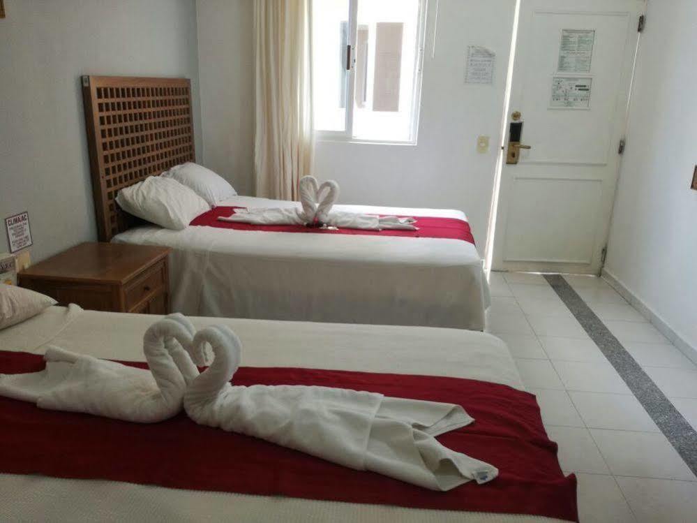 Dogtown Suites Cancun Exterior photo